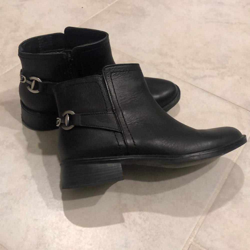 Boots - Picture 3 of 5